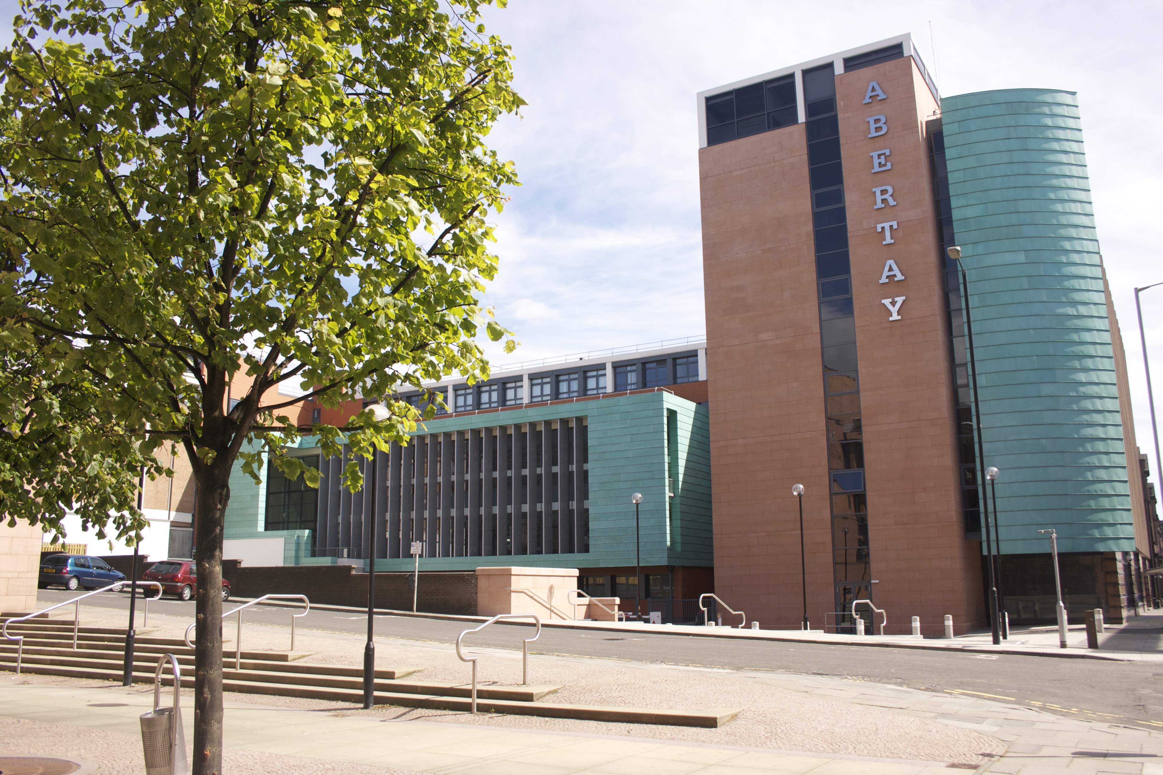 Abertay receives £25,000 funding boost from Santander Universities
