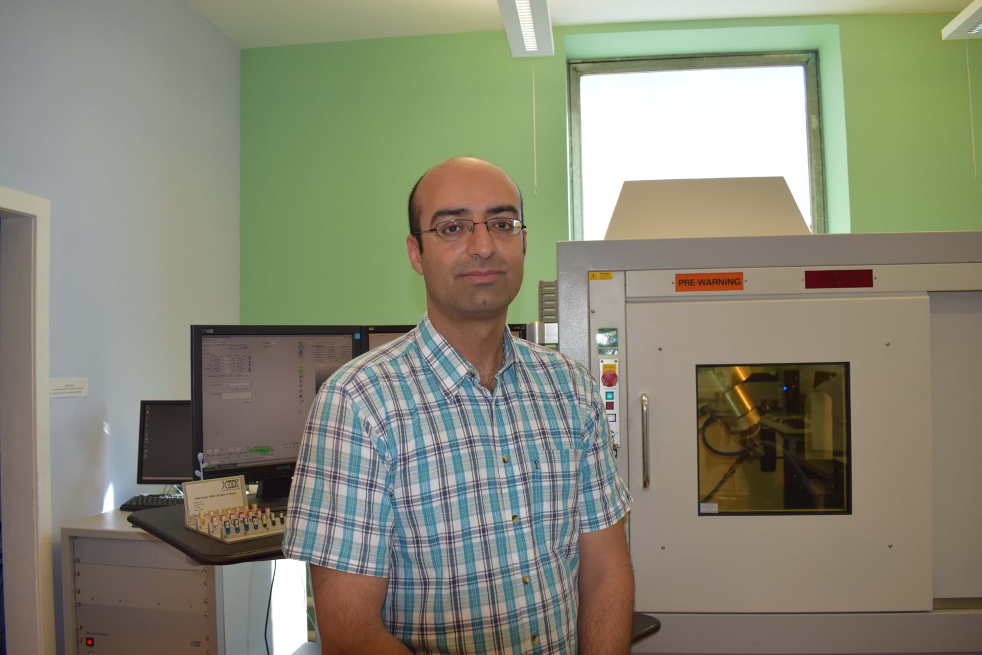 Dr Ehsan Jorat in the science lab