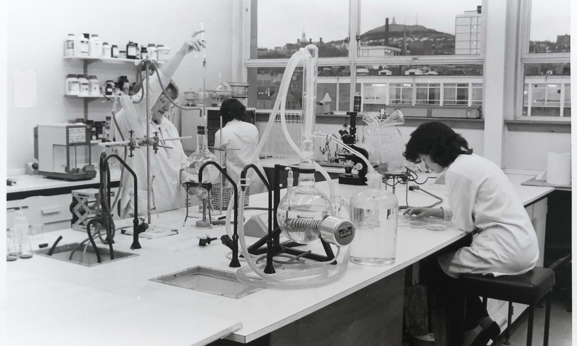 Women in the Lab c1985 - Abertay University Archive